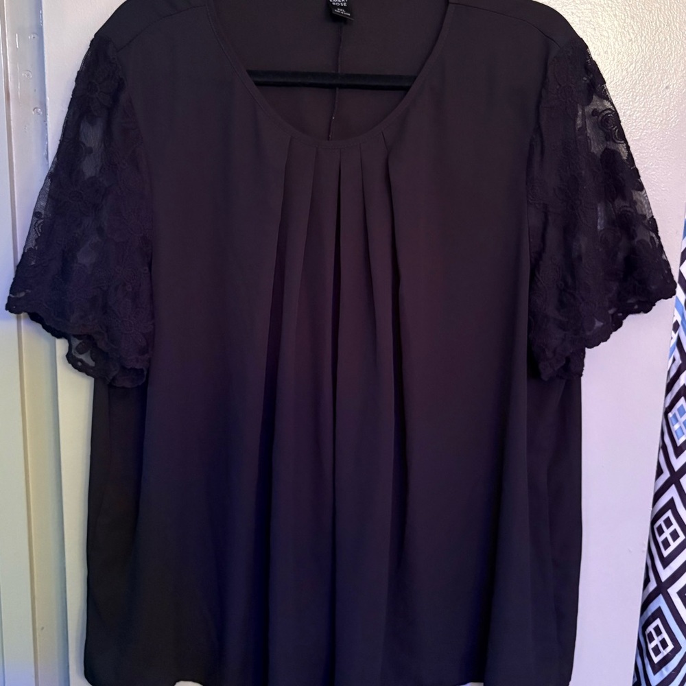 Chic Black Lace Sleeve Women's Blouse